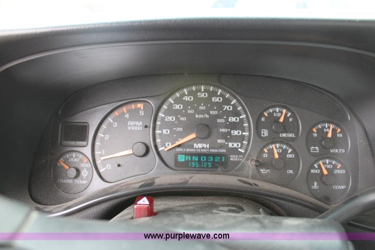 image for item A7153 2002 Chevrolet Silverado 2500HD pickup truck