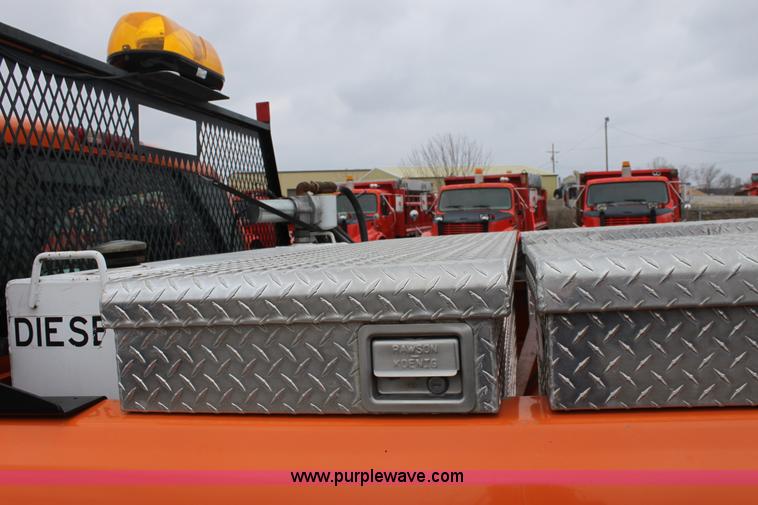 image for item A7153 2002 Chevrolet Silverado 2500HD pickup truck