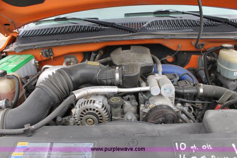 image for item A7153 2002 Chevrolet Silverado 2500HD pickup truck