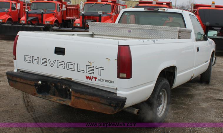 image for item A7154 1994 Chevrolet C1500 pickup truck