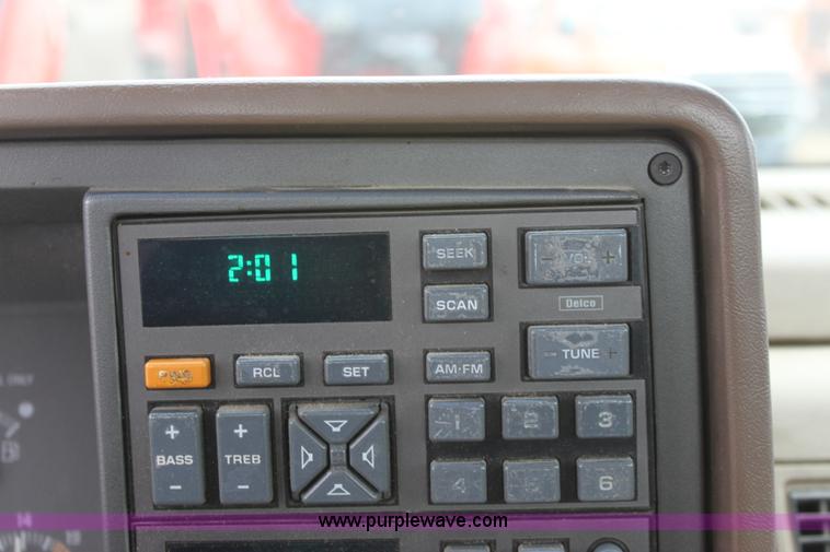 image for item A7154 1994 Chevrolet C1500 pickup truck