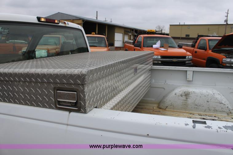 image for item A7154 1994 Chevrolet C1500 pickup truck
