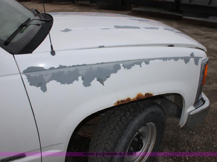 image for item A7154 1994 Chevrolet C1500 pickup truck
