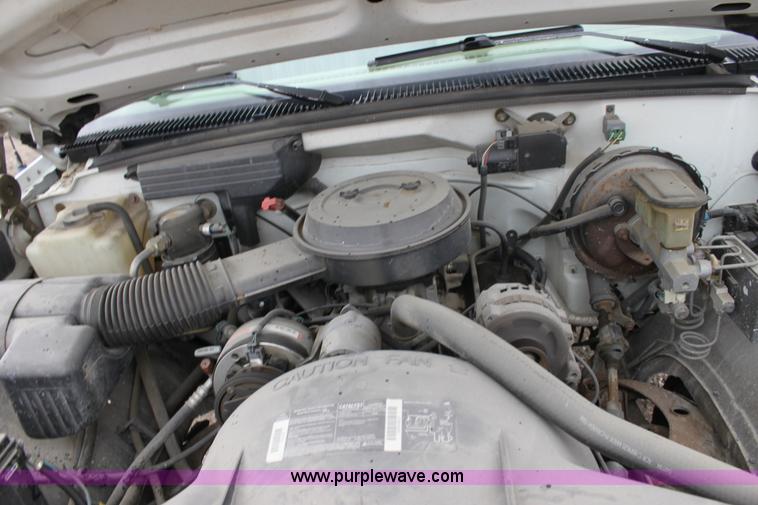 image for item A7154 1994 Chevrolet C1500 pickup truck