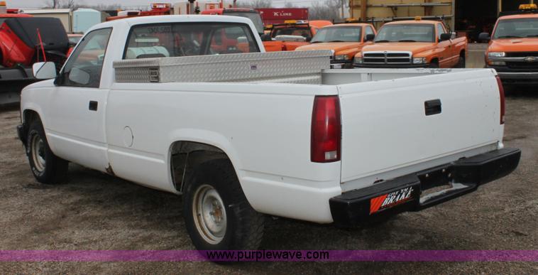image for item A7155 1992 Chevrolet 1500 W/T pickup truck
