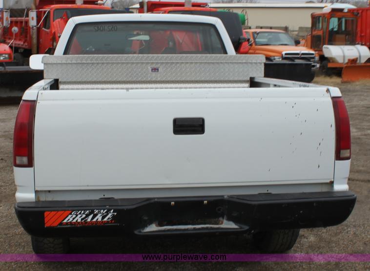 image for item A7155 1992 Chevrolet 1500 W/T pickup truck