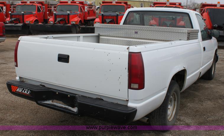 image for item A7155 1992 Chevrolet 1500 W/T pickup truck