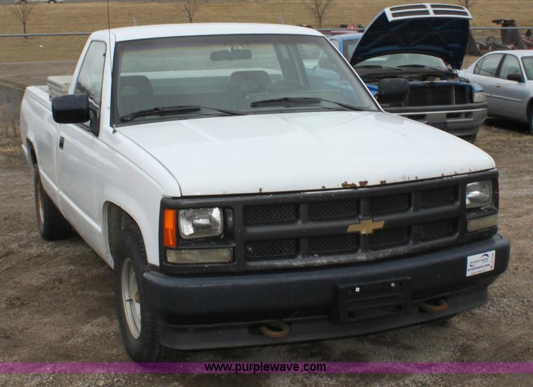 image for item A7155 1992 Chevrolet 1500 W/T pickup truck