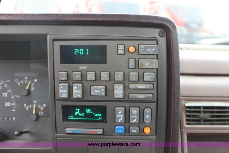 image for item A7155 1992 Chevrolet 1500 W/T pickup truck