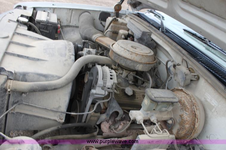 image for item A7155 1992 Chevrolet 1500 W/T pickup truck