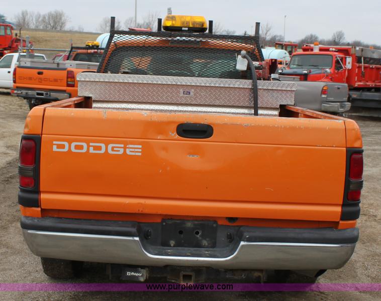 image for item A7158 2001 Dodge Ram 2500 pickup truck