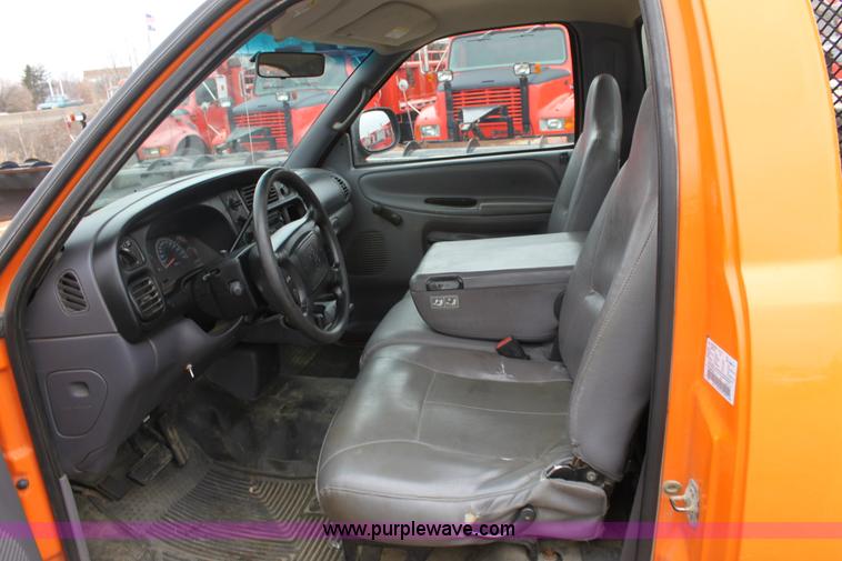 image for item A7158 2001 Dodge Ram 2500 pickup truck