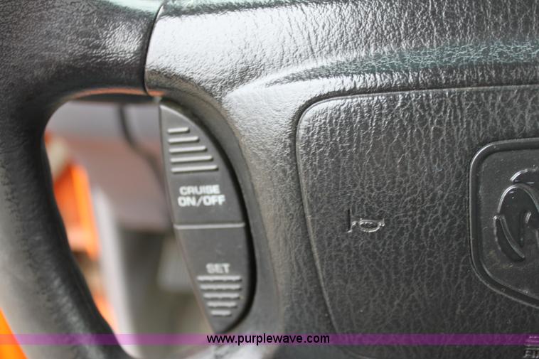 image for item A7158 2001 Dodge Ram 2500 pickup truck