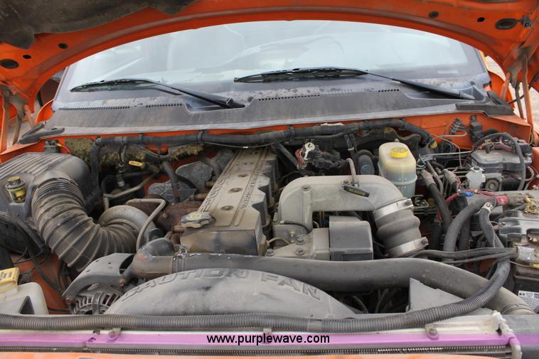 image for item A7158 2001 Dodge Ram 2500 pickup truck