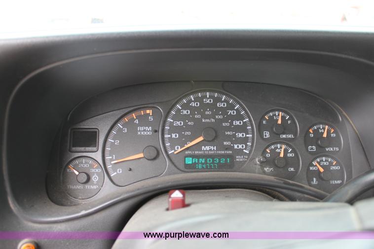 image for item A7159 2002 Chevrolet Silverado 2500HD pickup truck