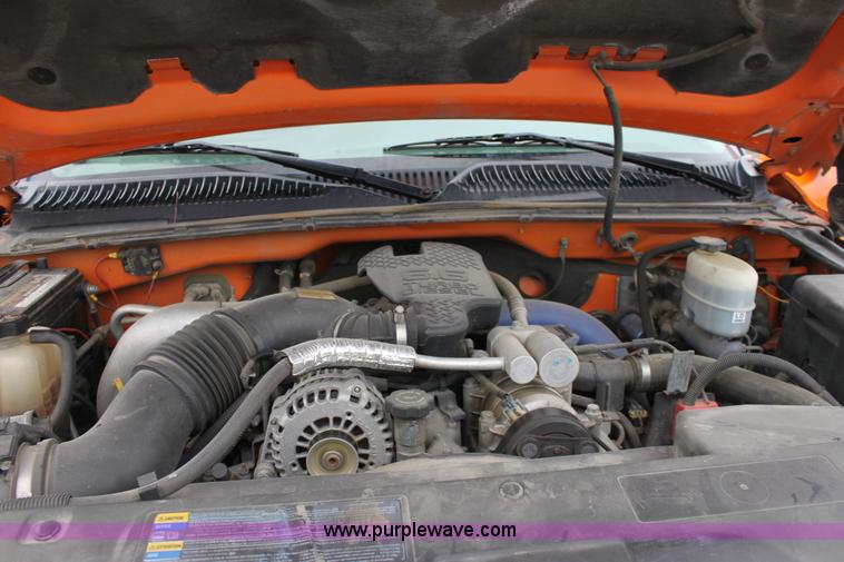 image for item A7159 2002 Chevrolet Silverado 2500HD pickup truck