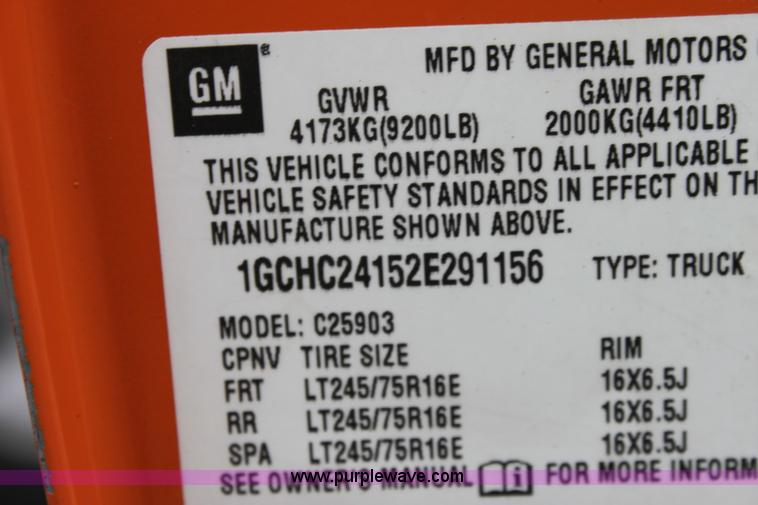 image for item A7159 2002 Chevrolet Silverado 2500HD pickup truck