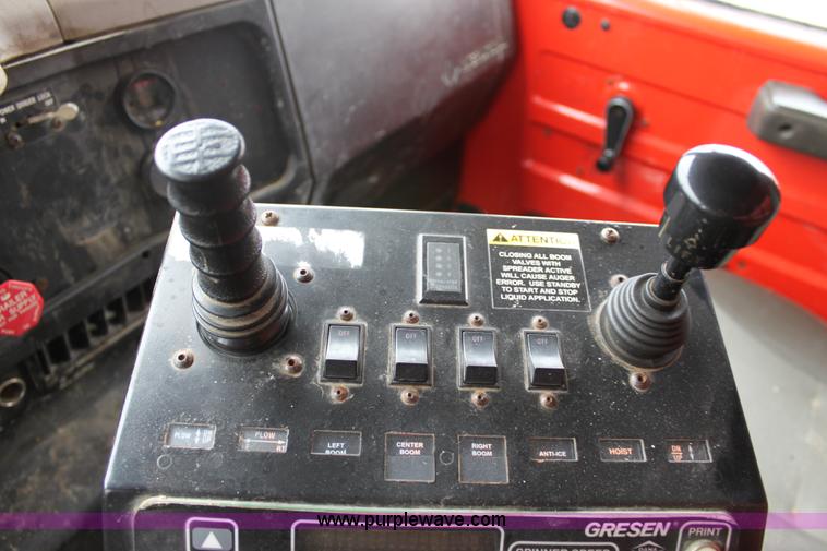 image for item A7160 1999 International 4900 tandem axle dump truck