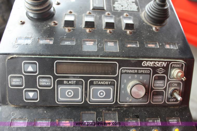 image for item A7160 1999 International 4900 tandem axle dump truck