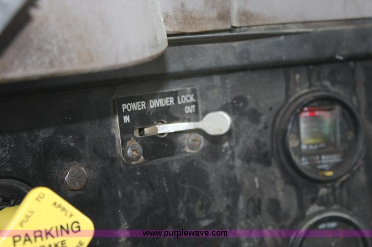 image for item A7160 1999 International 4900 tandem axle dump truck