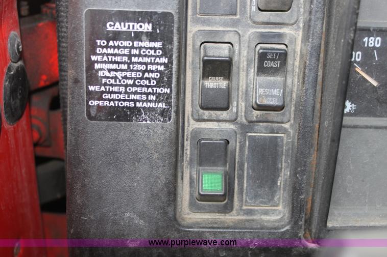 image for item A7160 1999 International 4900 tandem axle dump truck