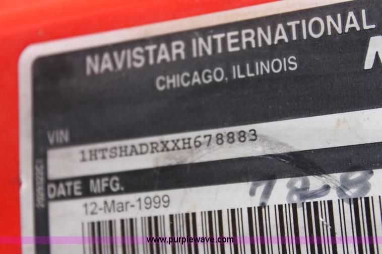 image for item A7160 1999 International 4900 tandem axle dump truck