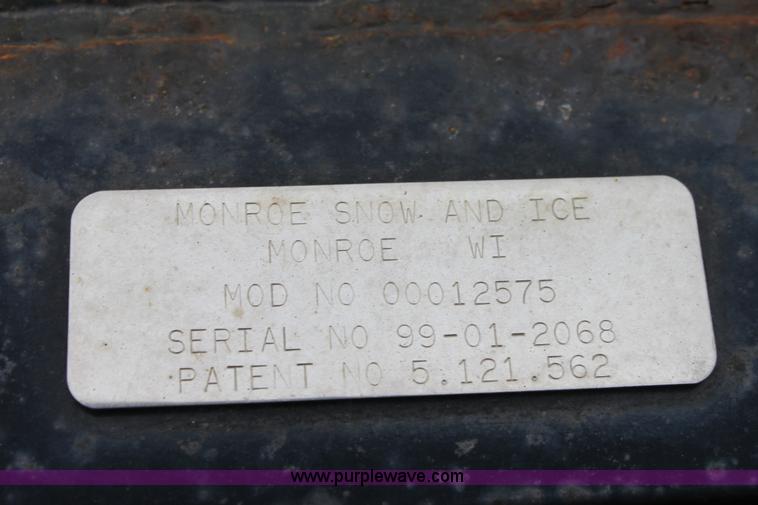 image for item A7160 1999 International 4900 tandem axle dump truck