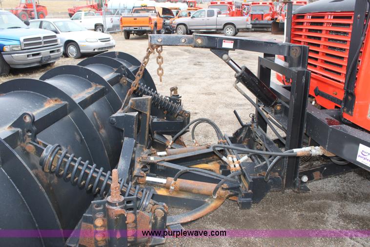 image for item A7160 1999 International 4900 tandem axle dump truck