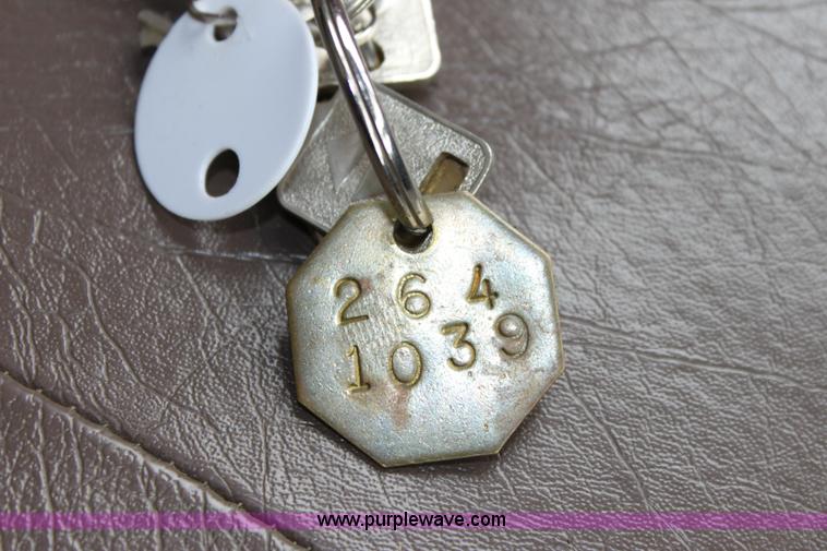 image for item A7160 1999 International 4900 tandem axle dump truck