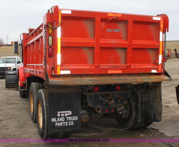 image for item A7161 1999 International 4900 tandem axle dump truck