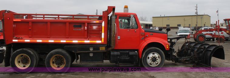 image for item A7161 1999 International 4900 tandem axle dump truck