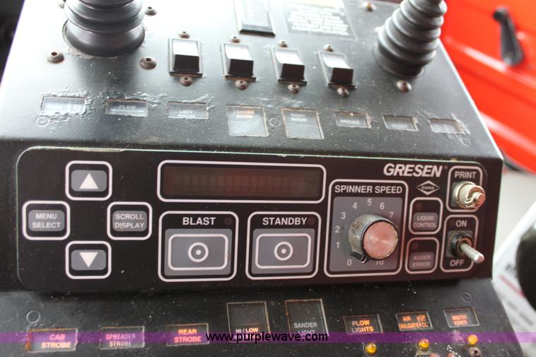 image for item A7161 1999 International 4900 tandem axle dump truck