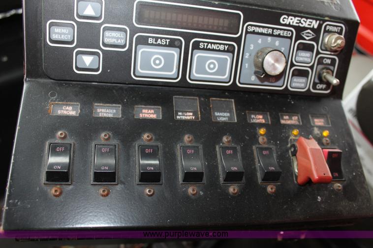 image for item A7161 1999 International 4900 tandem axle dump truck