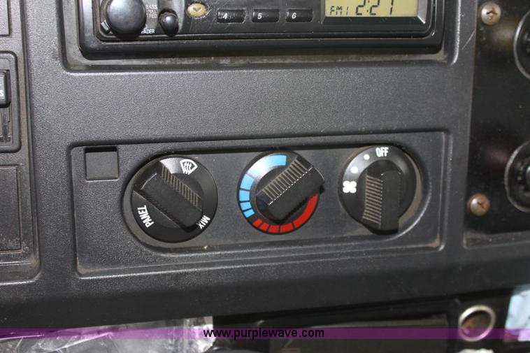 image for item A7161 1999 International 4900 tandem axle dump truck