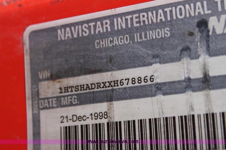 image for item A7161 1999 International 4900 tandem axle dump truck