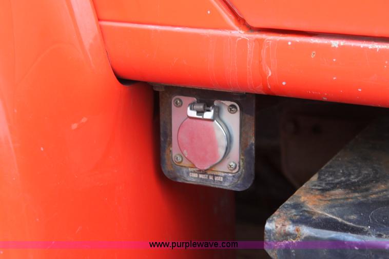 image for item A7161 1999 International 4900 tandem axle dump truck