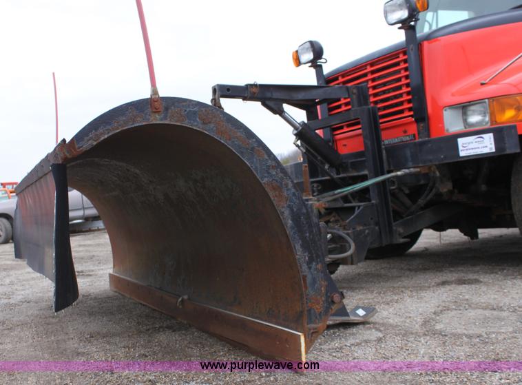 image for item A7161 1999 International 4900 tandem axle dump truck