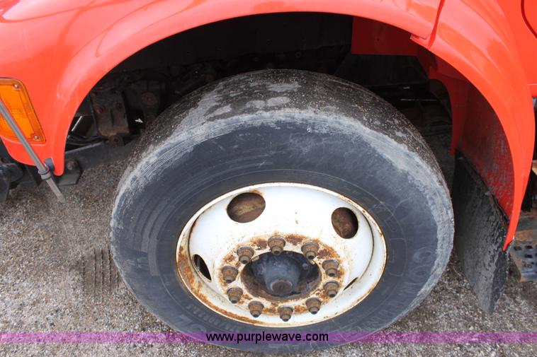 image for item A7161 1999 International 4900 tandem axle dump truck