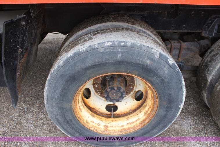 image for item A7161 1999 International 4900 tandem axle dump truck