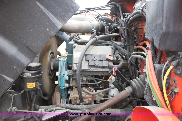 image for item A7161 1999 International 4900 tandem axle dump truck