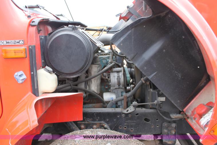 image for item A7161 1999 International 4900 tandem axle dump truck