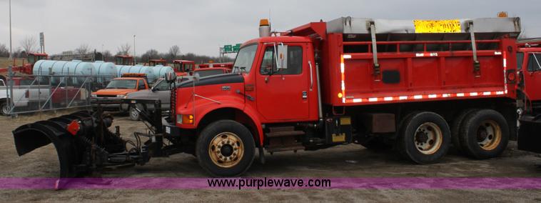 image for item A7162 1999 International 4900 tandem axle dump truck