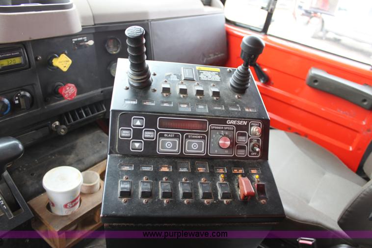 image for item A7162 1999 International 4900 tandem axle dump truck