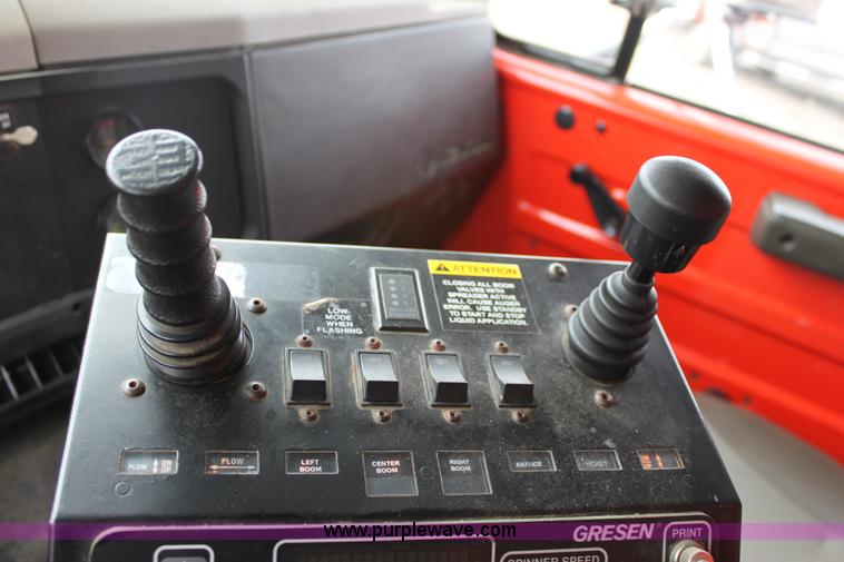 image for item A7162 1999 International 4900 tandem axle dump truck