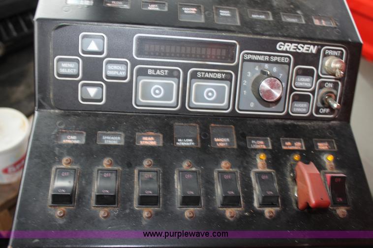 image for item A7162 1999 International 4900 tandem axle dump truck