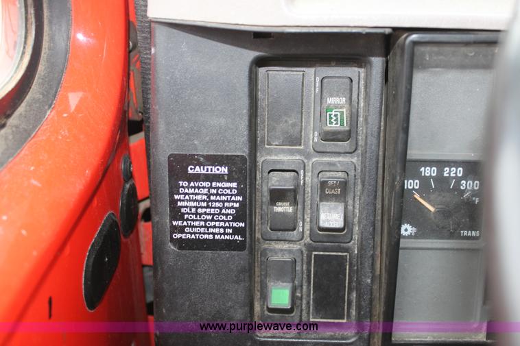 image for item A7162 1999 International 4900 tandem axle dump truck