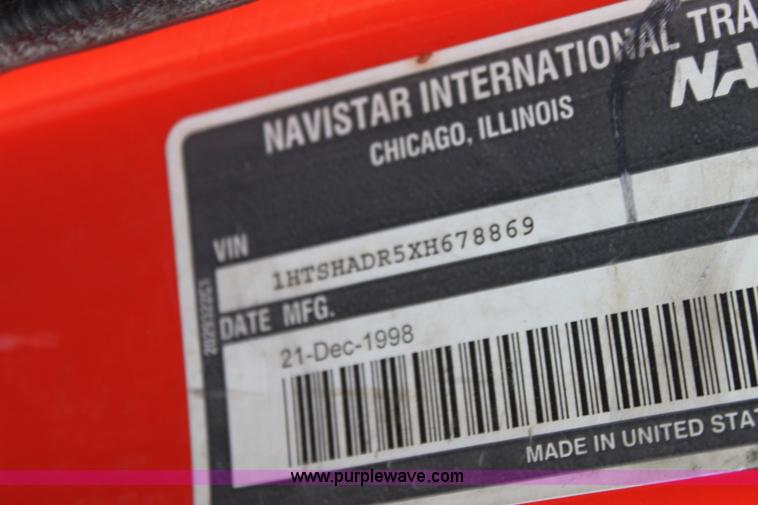 image for item A7162 1999 International 4900 tandem axle dump truck