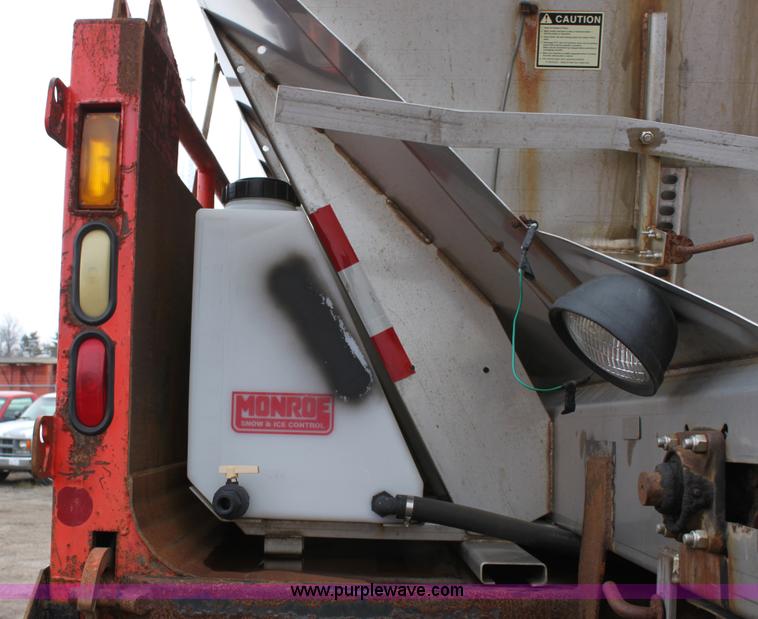 image for item A7162 1999 International 4900 tandem axle dump truck