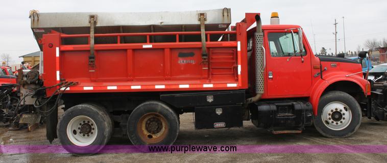 image for item A7163 1999 International 4900 tandem axle dump truck