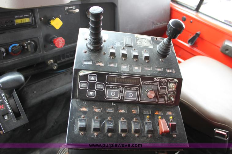 image for item A7163 1999 International 4900 tandem axle dump truck